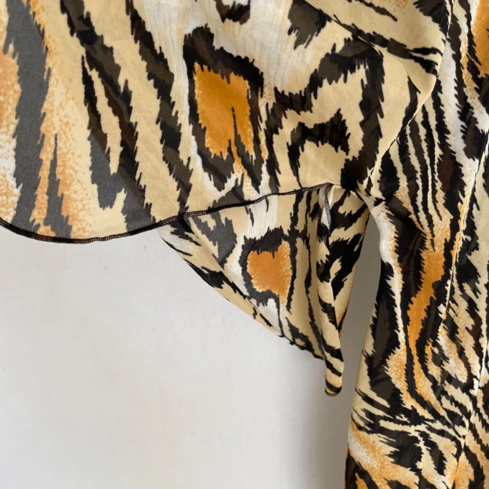 Vintage CLAIRE SANDRA BY LUCIE ANN BEVERLY HILLS Tiger Print Nightgown Sz Small
